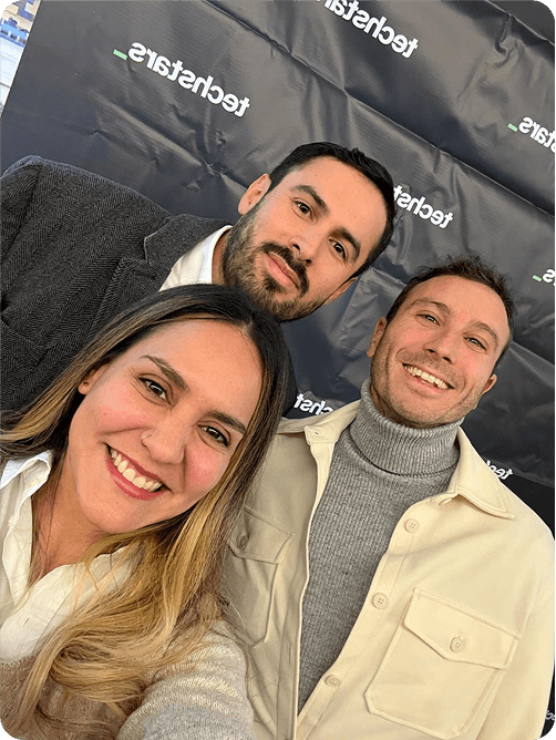 Equipo Alkyo en un evento